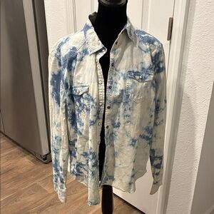 American Eagle Outfitters Blue and White Tie-Dye Shirt Jacket